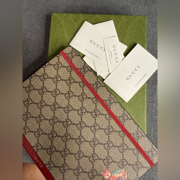 GUCCI supreme hard cover notebook - Picture 3 of 9